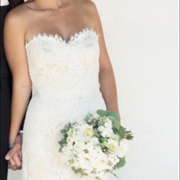 Wedding dress - Picture 2 of 3